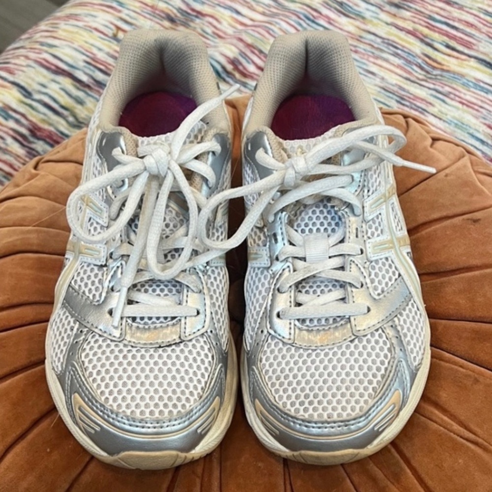 Women asics gel kayano size 7